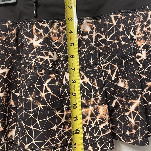 Small black Lululemon athletic skirt - Picture 7 of 8